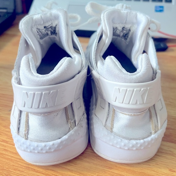 Girls Nike Huaraches - Picture 3 of 5